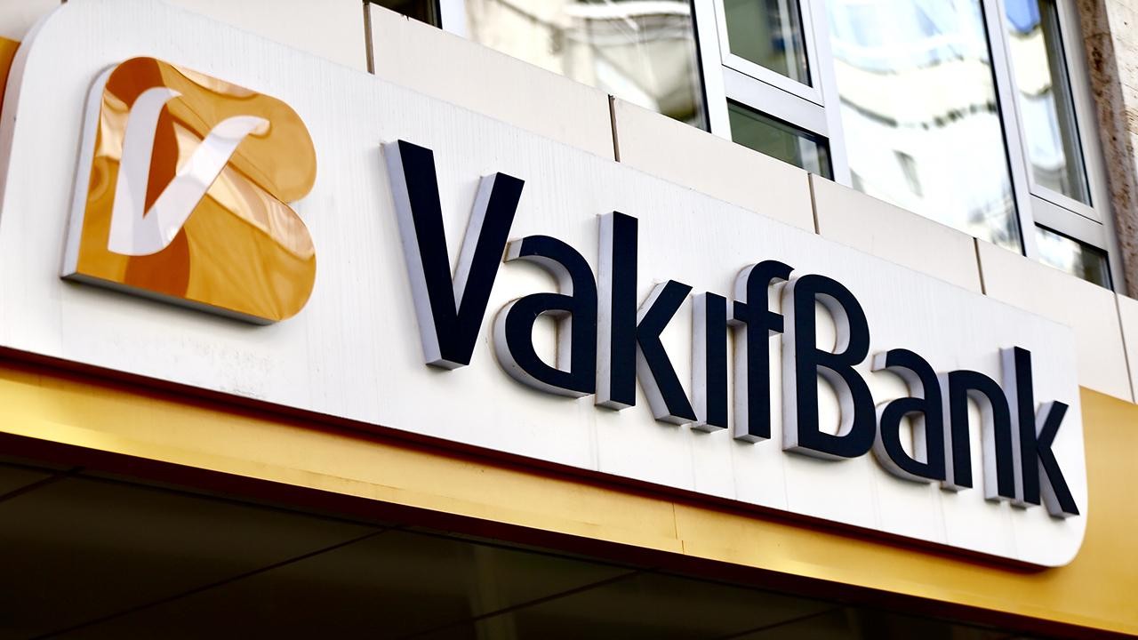 SGK ile anlaşmaya varmıştı! Vakıfbank’tan yüksek tutarlı emekli promosyonu hamlesi gecikmedi! Yürürlüğe girdi; artık Vakıfbank’a maaş taşımak 5 bin TL!