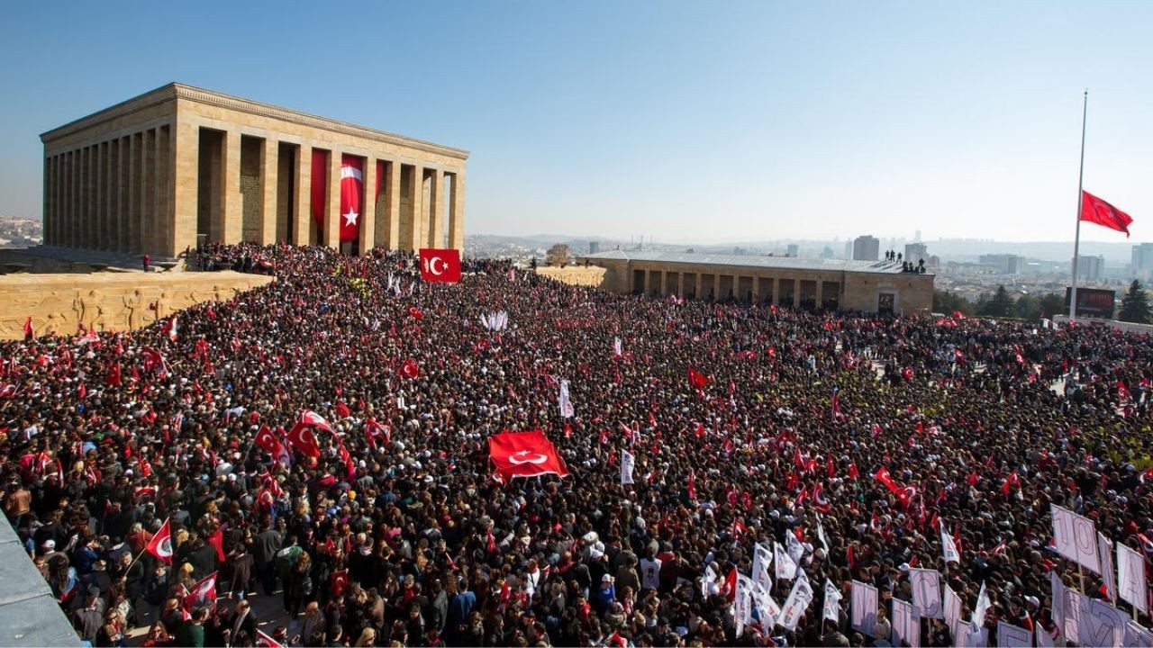 10 Kasım Anıtkabir'e dolmuş,  otobüs,  metro ile nasıl gidilir? Ulus,  Keçiören,  Sıhhiye'den yol tarifi