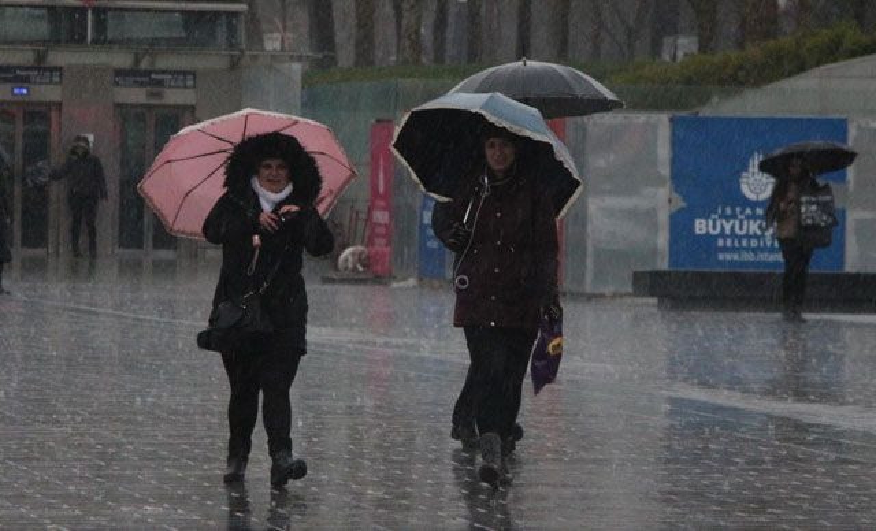 Meteoroloji’den son dakika açıklaması: Kuvvetli yağış geliyor! Sakarya,  Ankara,  İstanbul,  çok sayıda il için kırmızı alarm 3