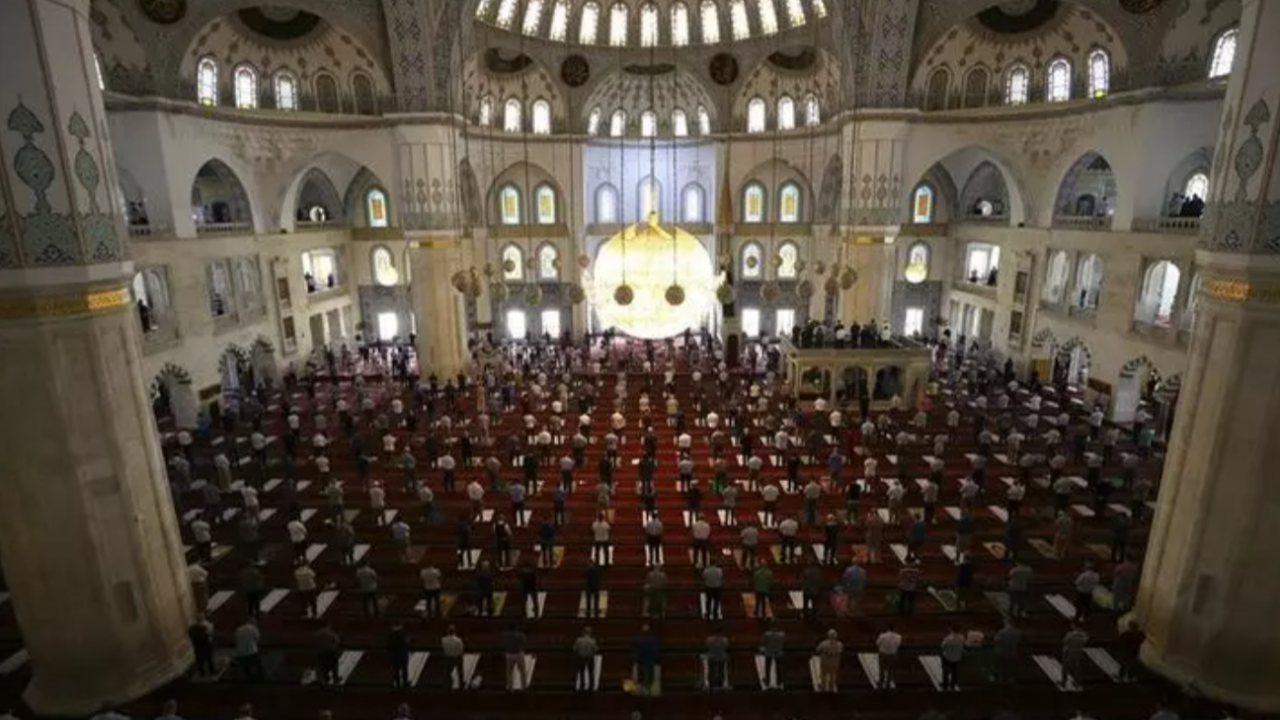 Kurban Bayramı namazı saat kaçta? İşte Diyanet il il Ankara,  İzmir,  İstanbul bayram namazı saatleri