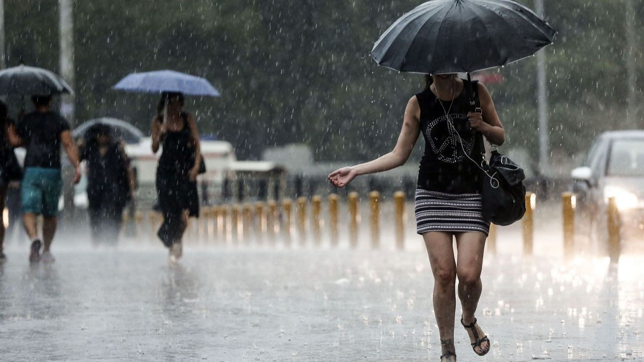 Tüm Türkiye’yi etkisi altına alacak! O güne dikkat! Meteoroloji’den sağanak yağış uyarısı! Birçok ilde hava sıcaklığı düşecek! İşte 5 günlük hava raporu