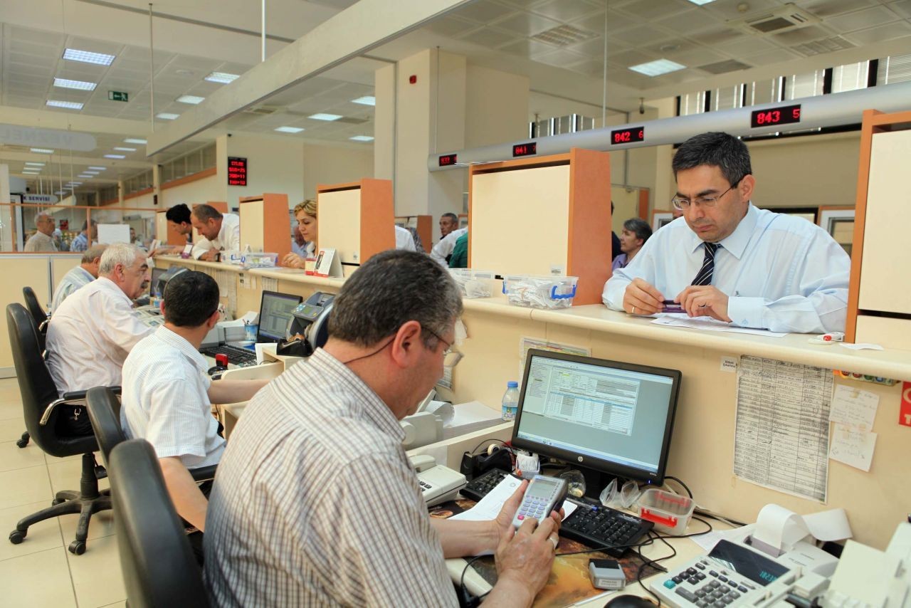 Öğretmen,  polis,  doktor,  hemşire,  avukat,  bekçi,  imam zamlı memur maaşları belli oldu! Zamlı memur maaşları ne kadar oldu! Hangi memur ne kadar maaş alacak? 2