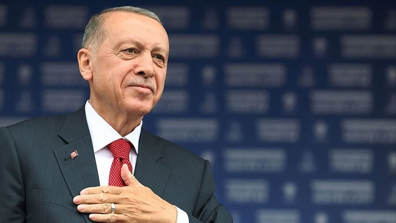 Cumhurbaşkanı Erdoğan hayatını kaybeden başarılı sanatçı Özkan Uğur için taziye mesajı yayınladı