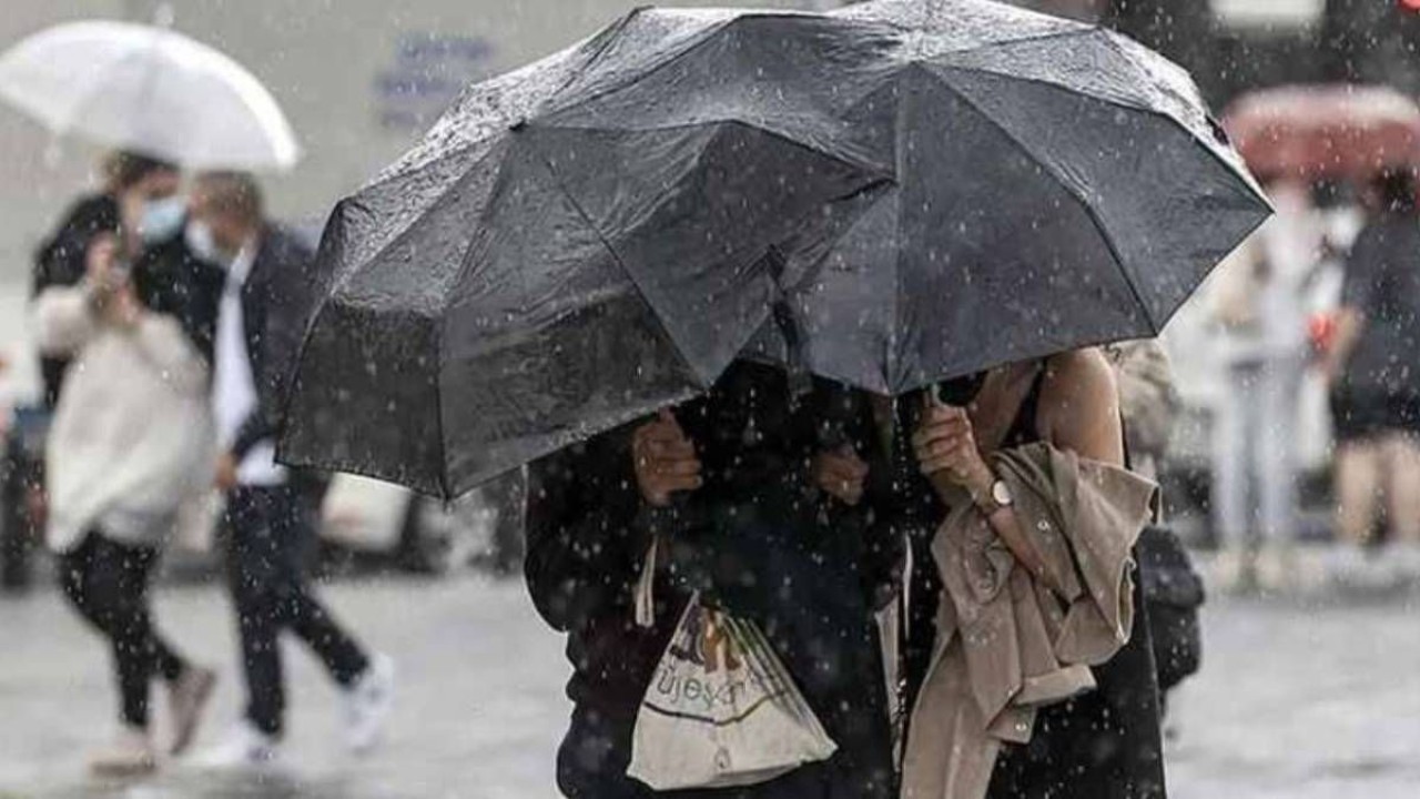 AKOM,  AFAD ve Meteoroloji'den peş peşe uyarı Sarı ve turuncu kod: İstanbul,  Bursa,  Sakarya,  Kocaeli,  Düzce... bu iller kabusa hazır olsun 2