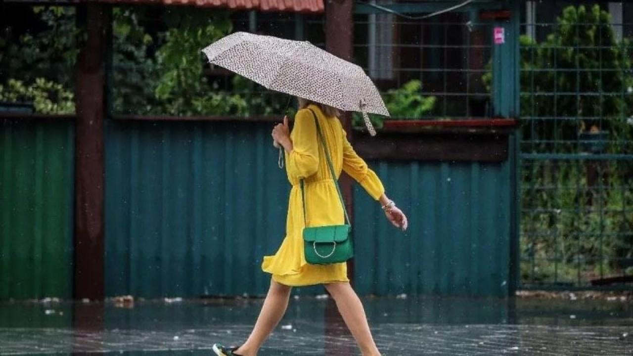 Meteoroloji'den sel uyarısı: 13 şehirde kuvvetli ve yer yer şiddetli yağış bekleniyor! Birçok ile için turuncu kod uyarısı yapıldı 3