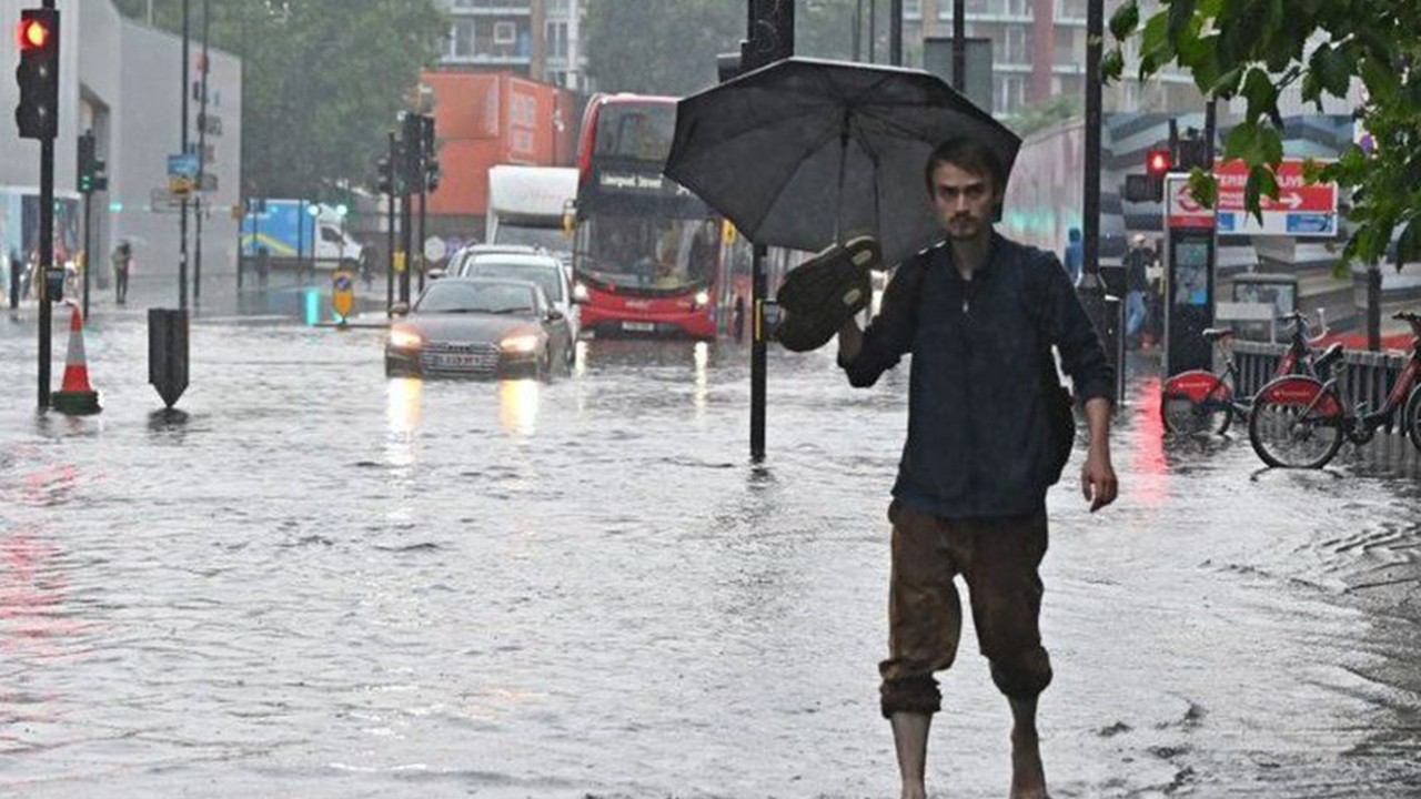 Meteoroloji uyardı aşırı yağışlar geliyor: Sabah 07.00’de başlayacak! Kuvvetli yağış ve rüzgar uyarısı! Bölge bölge hava durumu ne olacak? İşte hava durumu…