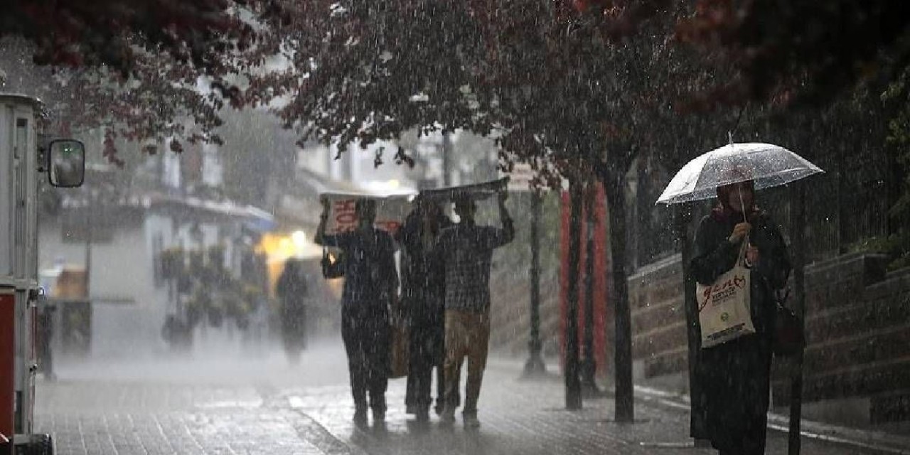 Meteoroloji'den sağanak yağış uyarısı geldi: Türkiye’nin bir yanı kavruluyor bir yanı selle boğuşuyor! İşte bölge bölge hava durumu 5