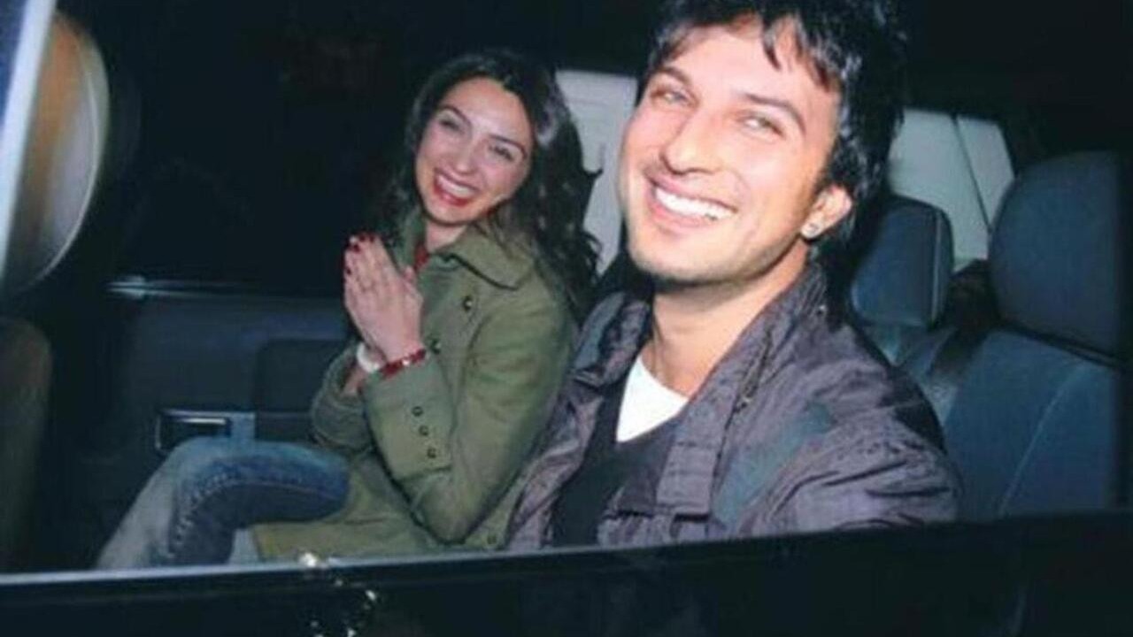 Tarkan'ın eski sevgilisinin gündem olan pozu! 22 yaş küçük sevgilisinin annesi ile poz verdi. İşte,  Bilge Öztürk'ün çok konuşulan fotoğrafı...