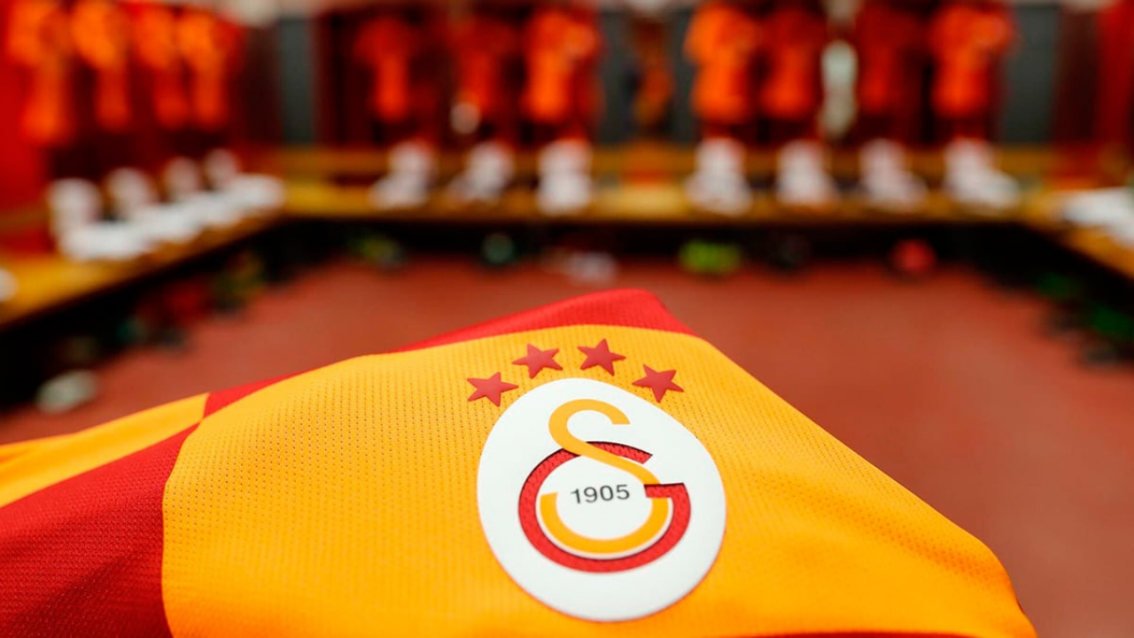 Galatasaray,  Filelerin Gözdesini Transfer Etti: Galatasaray'ın kalesi artık ona emanet! Yıldız Kaleci Takıma Katıldı!