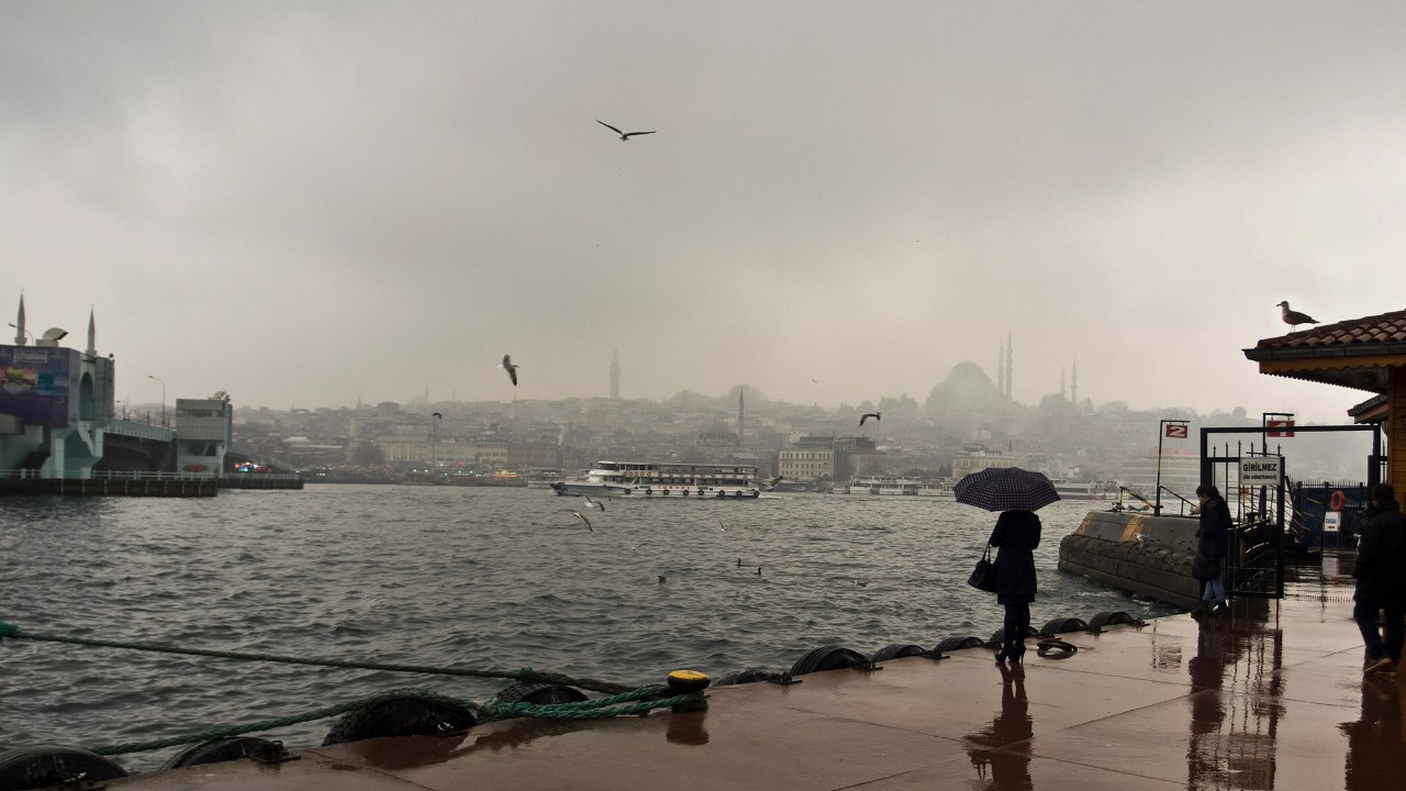 İstanbul,  Ankara ve İzmir kırmızı alarm: Bu akşam 21:00'a kadar felaket geliyor! Meteoroloji uyarılar arka arkaya geldi!