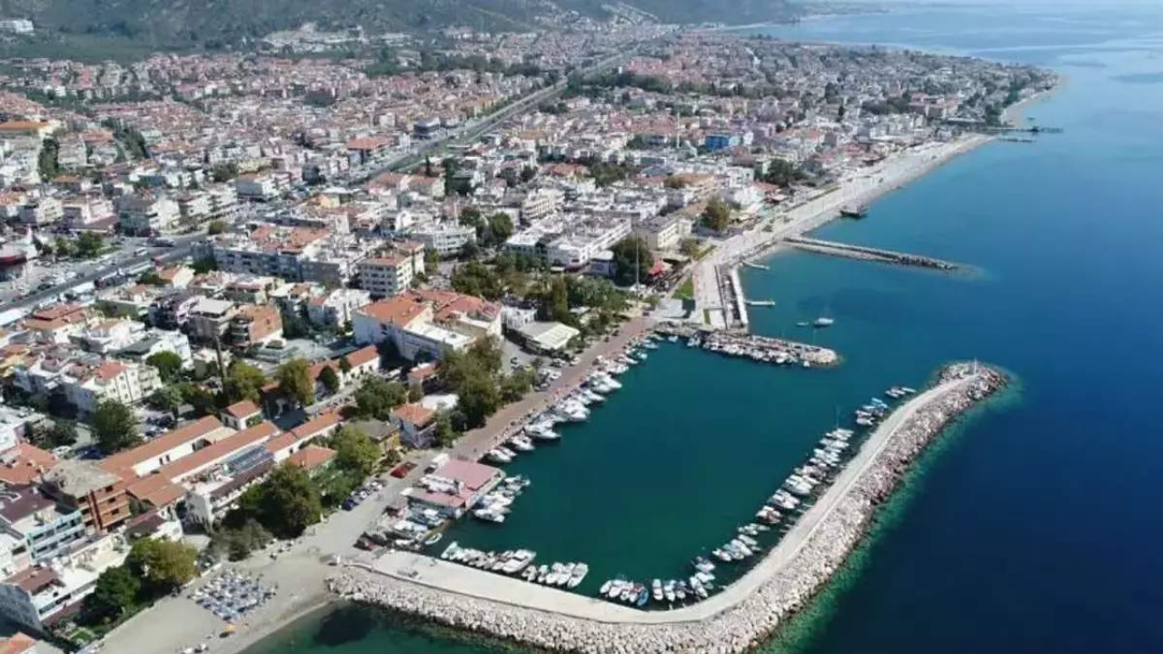 İtalya'nın Meşhur Sokakları Değil,  Burası Balıkesir! Adeta Cennetten Bir Köşe... Görmeye Değer Yerlerle Dolu