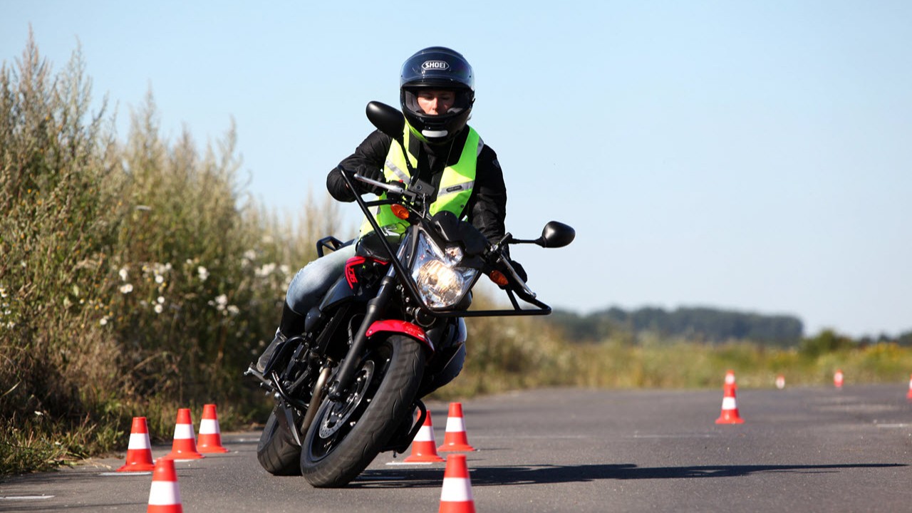 Motosiklet ehliyetinde yeni başlıyor