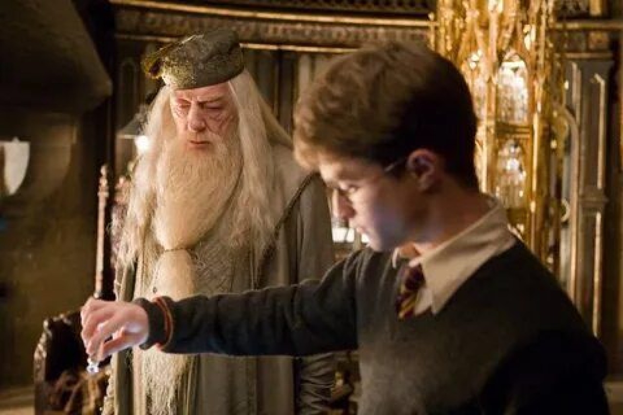 Harry Potter sevenlere üzücü haber! Harry Potter’ın Dumbledore’u Michael Gambon hayata veda etti! 2