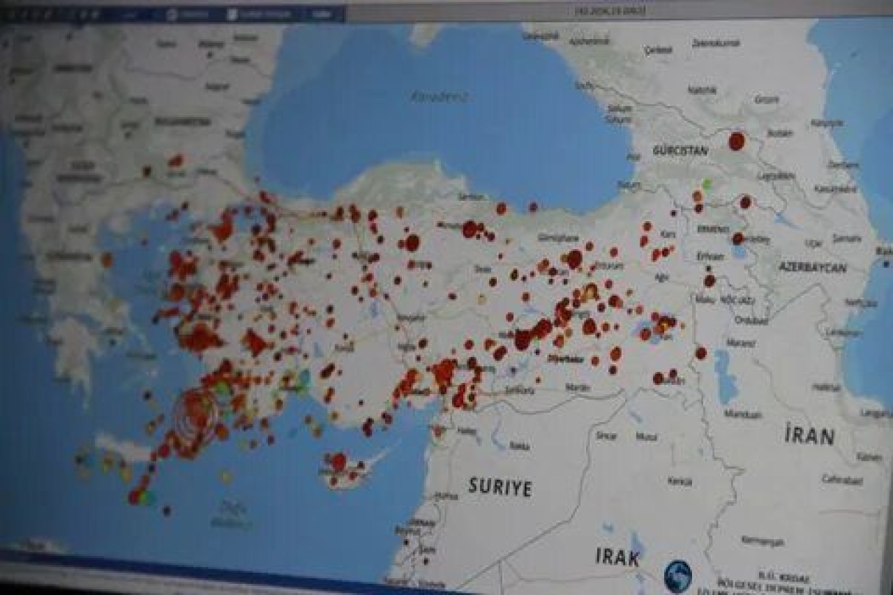 Kandilli Rasathanesi’nden son dakika deprem açıklaması geldi. Az önce 3 ilimizi etkiledi 1