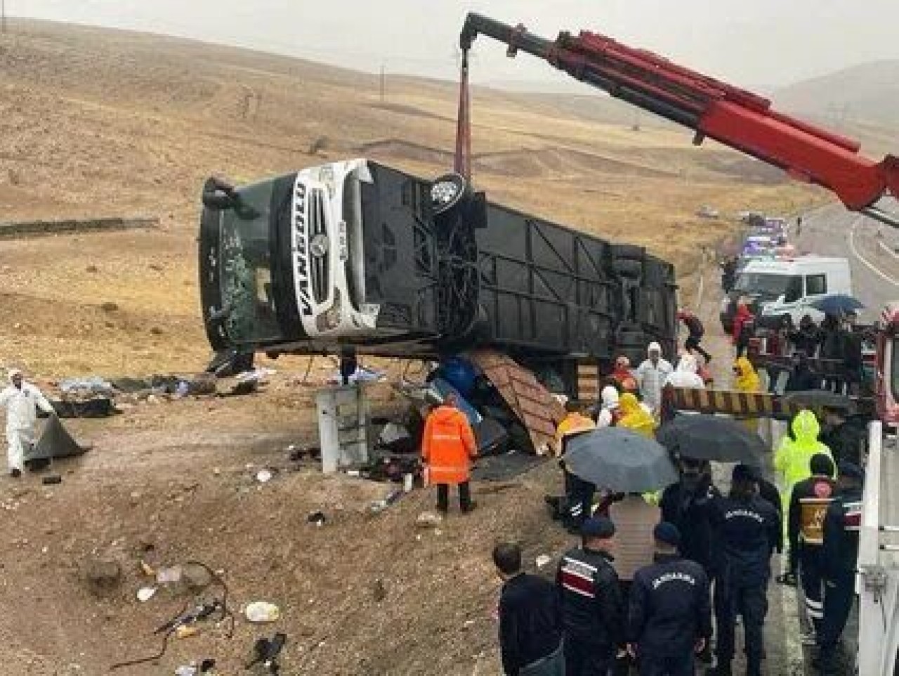 Sivas’ta otobüs kazası: çok sayıda ölü ve yaralı var.. Kaza ile ilgili soruşturma başlatıldı.. 2