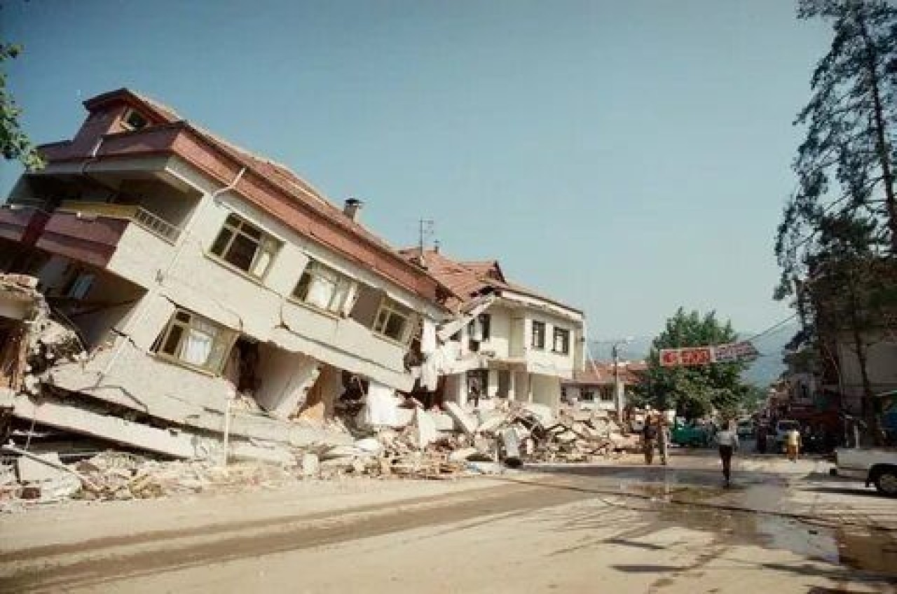 Düzce ve Kahramanmaraş’ta deprem korkusu! Marmara’yı etkiler mi? Naci Görür'den dikkat çeken açıklamalar... 2