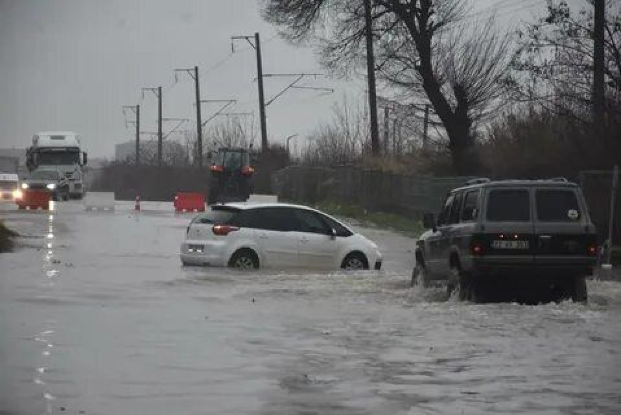 Kuvvetli yağış,  sel ve toz taşınımı bekleniyor: Meteoroloji 11 il için tedbirli olunması gerektiğini duyurdu 1