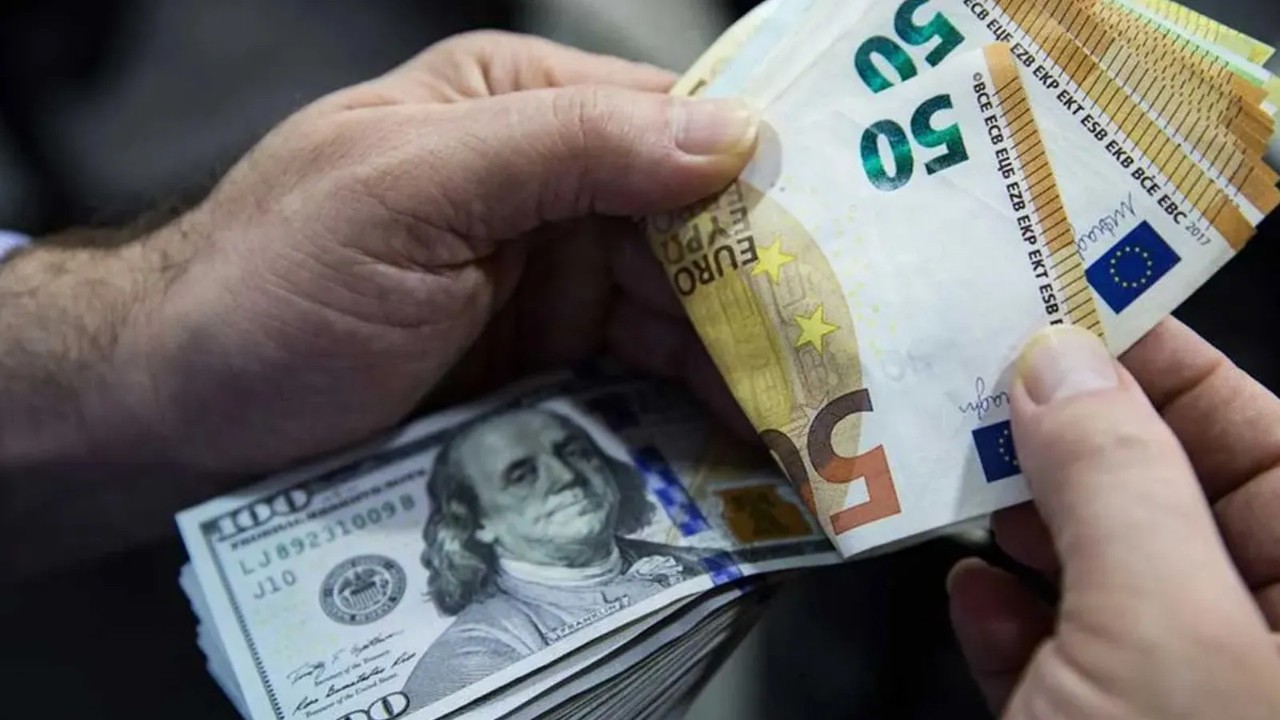 15 Kasım 2023’te dolar ve euro kuru ne kadar oldu? Dolar ve Euro,  Küresel Piyasalarda Yükselişe Geçti! Döviz Kurlarının Yükselmesi,  Ekonomiyi Nasıl Etkiliyor?