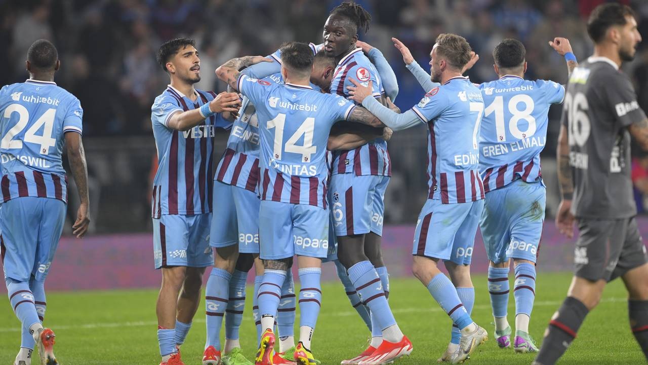 Trabzonspor 4 golle,  Ziraat Türkiye Kupası'nda Beşiktaş'ın rakibi oldu