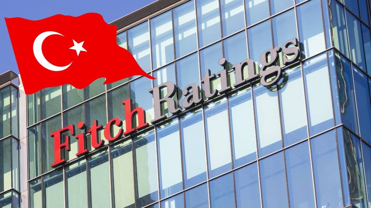 Fitch Ratings,  Türkiye'nin Kredi Notunu Bir Kademe Yükseltti