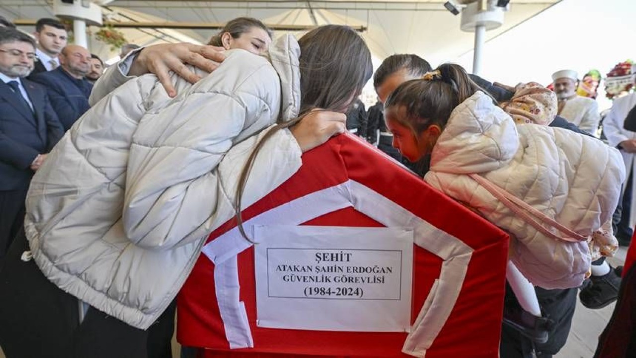 TUSAŞ Şehitlerimiz Gözyaşlarıyla Defnedildi! Aileler Ayakta Zor Durdu 2