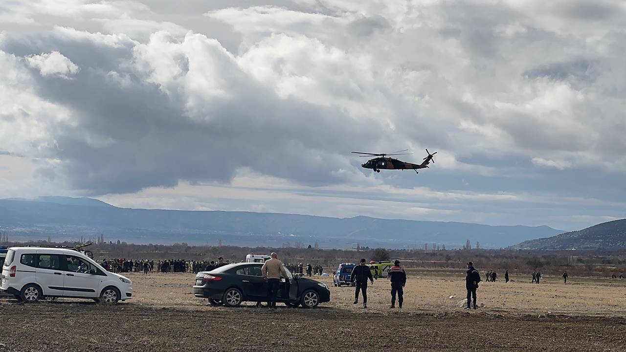 SON DAKİKA: Isparta Keçiborlu'da Askeri Helikopter Düştü