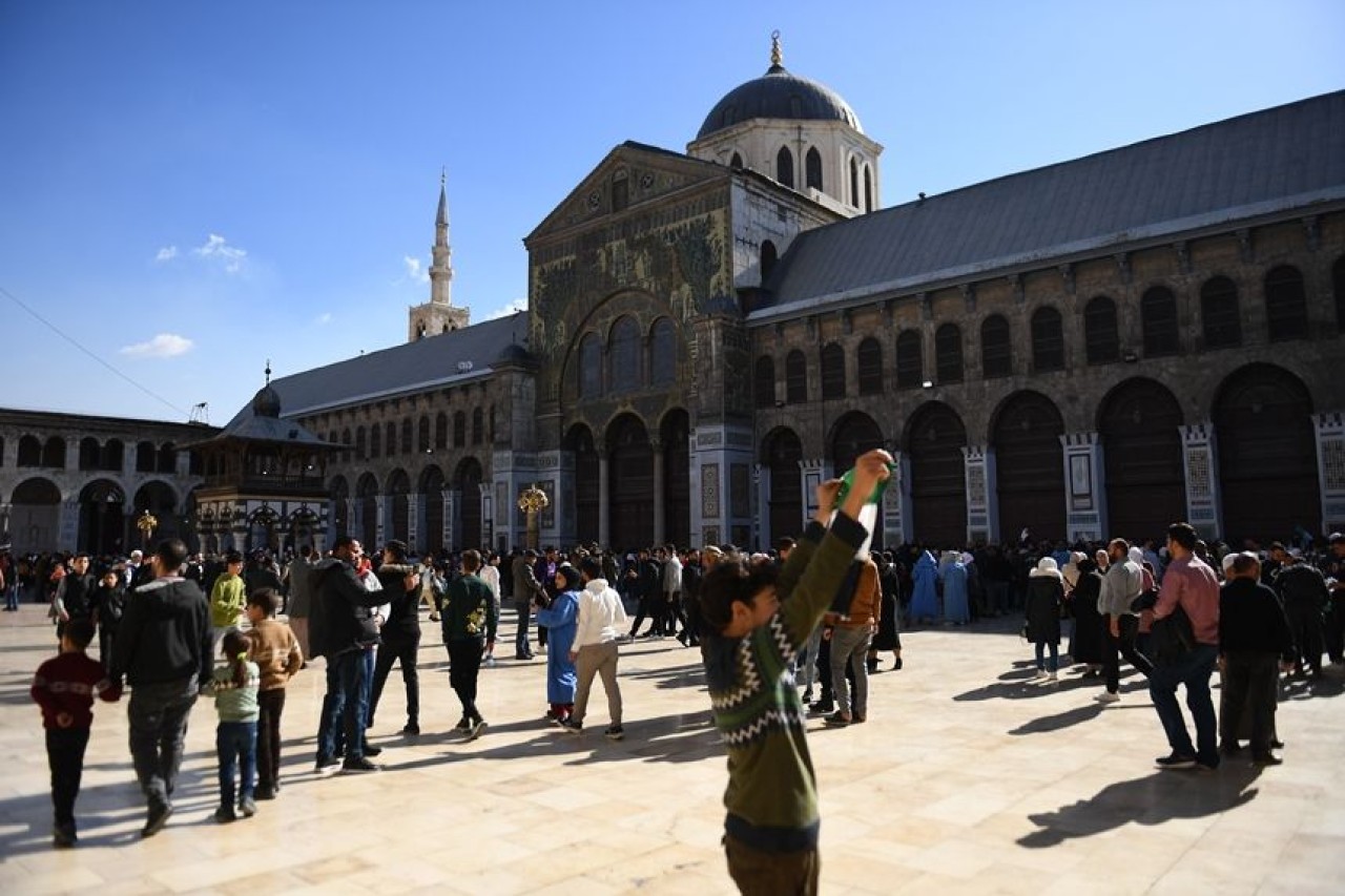 Şam’dan Tarihi Fotoğraflar: Esad Rejiminin Devrilmesinin Ardından Emevi Camisi’nde İlk Cuma Namazı 12