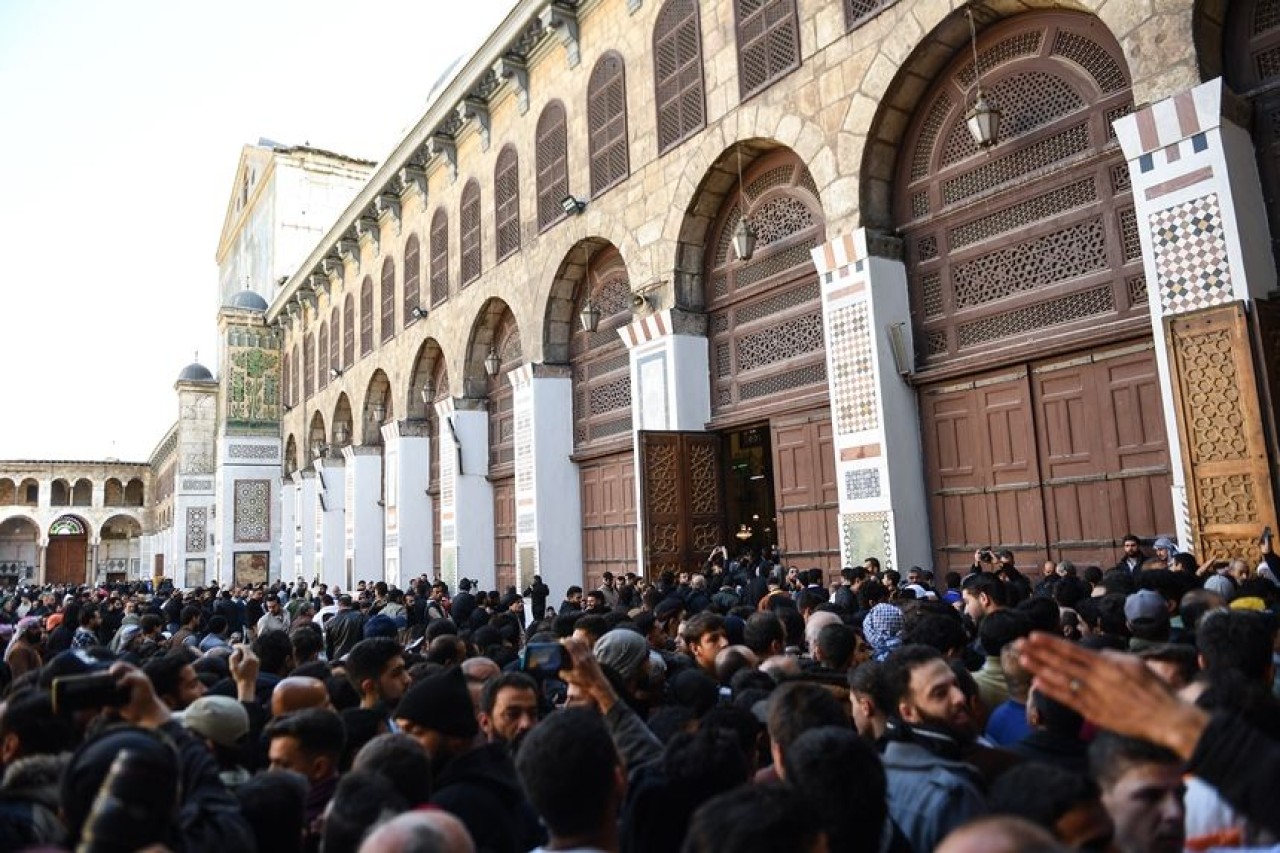 Şam’dan Tarihi Fotoğraflar: Esad Rejiminin Devrilmesinin Ardından Emevi Camisi’nde İlk Cuma Namazı 15