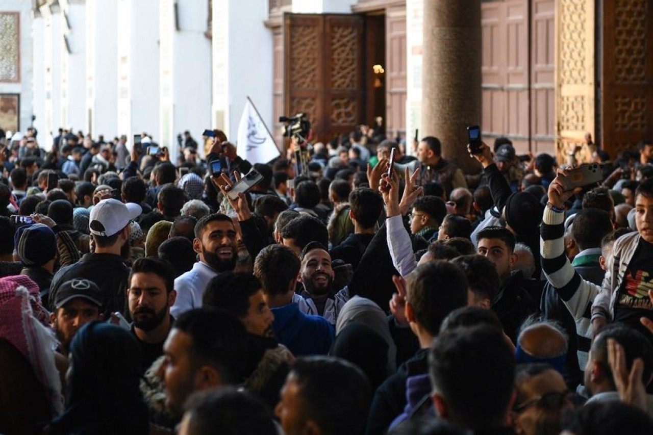 Şam’dan Tarihi Fotoğraflar: Esad Rejiminin Devrilmesinin Ardından Emevi Camisi’nde İlk Cuma Namazı 14