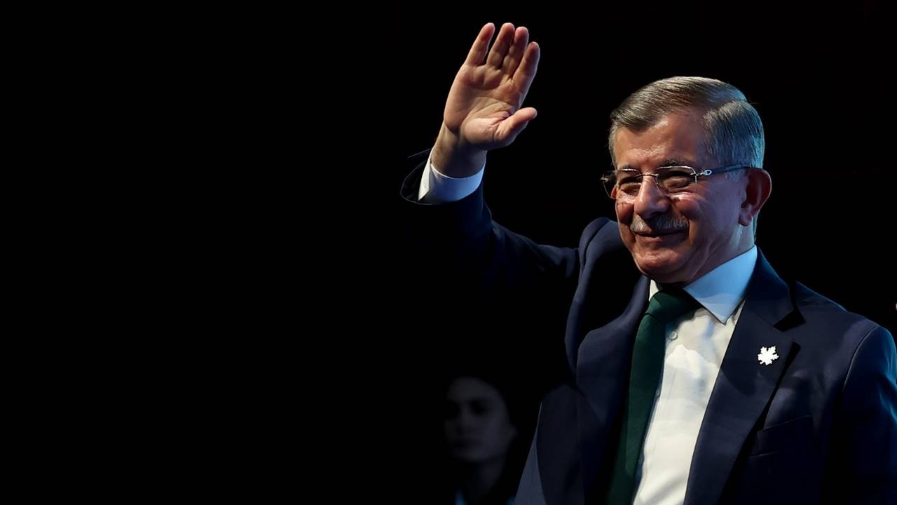 AK Partili Mücahit Birinci’den Davutoğlu’na ‘Geri Dön’ Çağrısı: Önü Açılmalı