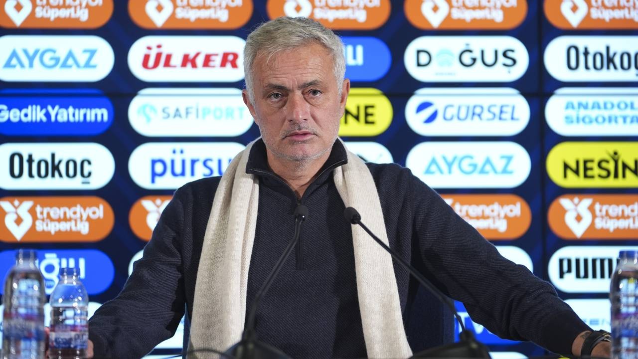 Jose Mourinho Samet’e Mesaj Gönderdi! Maçı Çıkarmalarını Beklemiyordum