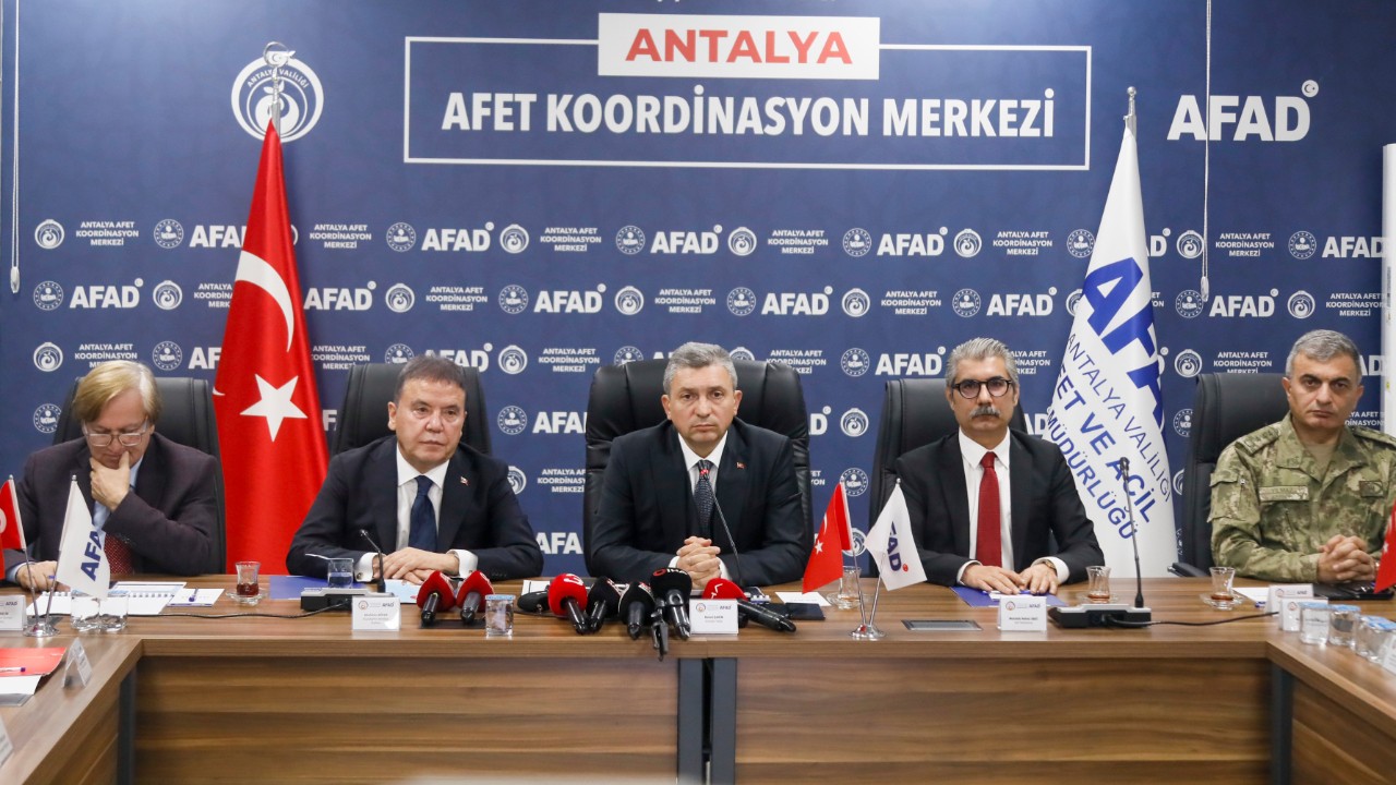 Antalya’ya ‘Turuncu’ Uyarı: Taşımalı Eğitime 1 Gün Ara Verildi - Antalya Haberleri