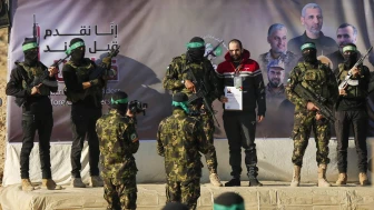 İsrail Ateşkesi Deliyor… Hamas ‘Esir Takası’nı Durdurdu