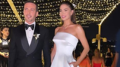 Demet Özdemir ve Oğuzhan Koç çifti ertelenen düğünlerinin ardından nihayet evlendi! Demet Özdemir'in giydiği 3 gelinlik,  olay oldu!