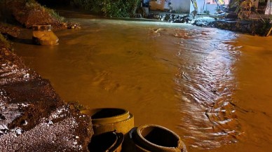 Sakarya gece yarısı sel,  sağanak,  felatiyle uyandı Hendek,  Karasu,  Sapanca,  Akyazı'yı sel aldı