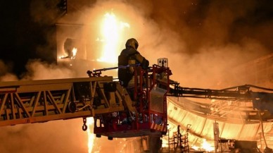 Zincir market kullanılamaz hale geldi! Ankara'da korkutan yangın