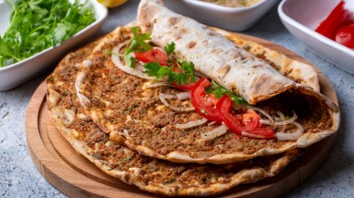 Lahmacun Nasıl Yapılır? Evde Taş Fırın Lezzetinde Lahmacun Yapmanın Sırları: Hem Lezzetli Hem Ekonomik Bir Tarif!