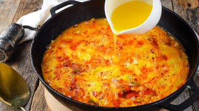 Menemen Nasıl Yapılır? Menemen Nasıl Pişirilir?: Menemen Tarifi! Kahvaltı Sofralarının Vazgeçilmezi Olan Bu Tarifi Mutlaka Deneyin!