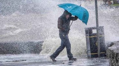 Yağış ve fırtına 17 ili vuracak: Meteoroloji'den 17 il için kuvvetli yağış ve fırtına alarmı! Hangi illerde fırtına bekleniyor? 