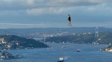 İstanbul'da Boğazda Şaşırtan Görüntü! İp Üstünde Asya'dan Avrupa'ya Geçti