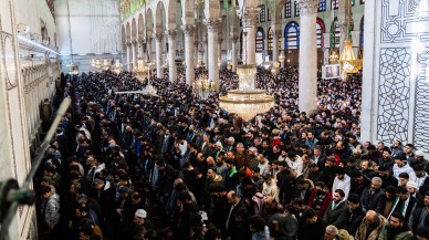 Şam’dan Tarihi Fotoğraflar: Esad Rejiminin Devrilmesinin Ardından Emevi Camisi’nde İlk Cuma Namazı