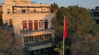 12 Yılın Ardından Türkiye’nin Şam Büyükelçiliği Bugün Yeniden Faaliyete Geçti: Türk Bayrağı Göndere Çekildi