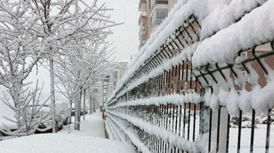 Isparta'da Kar Yağışı Etkili Oldu: Merkezdeki Taşımalı Eğitime 1 Gün Ara Verildi