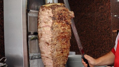 Döner enflasyonu: Geçen yıl 73 döner alabilen asgari ücretli,  iki kat maaş artırışına rağmen bu yıl 61 tane alabiliyor