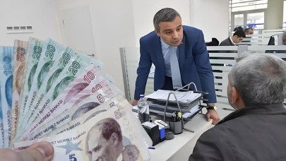 EYT ile emekli olup çalışanlara kötü haber Maaşlarınızda kesinti olmasın diye hemen başvuru yaparak maaş kesintisini kaldırın