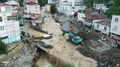 AFAD'dan ard arda uyarılar geliyor! Karadeniz Bölgesi büyük risk teşkil ediyor! Bölgede yaşayanlar sel riskini karşı uyarıldı!