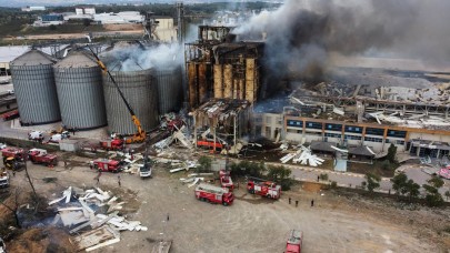 Sakarya'da Makarna Fabrikası Havaya Uçtu! 1 Ölü,  30 Yaralı Var