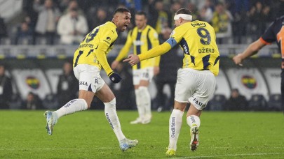 Fenerbahçe,  Başakşehir’i 3 Golle Geçti! Üst Üste 3 Sakatlık,  10 Kişi Kaldılar