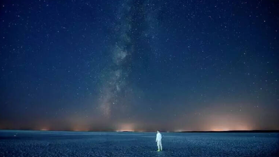 Meteor yağmuru hayran bıraktı: 5 saat boyunca 600 Fotoğraf karesi ile meteorlar atmosfere girdi