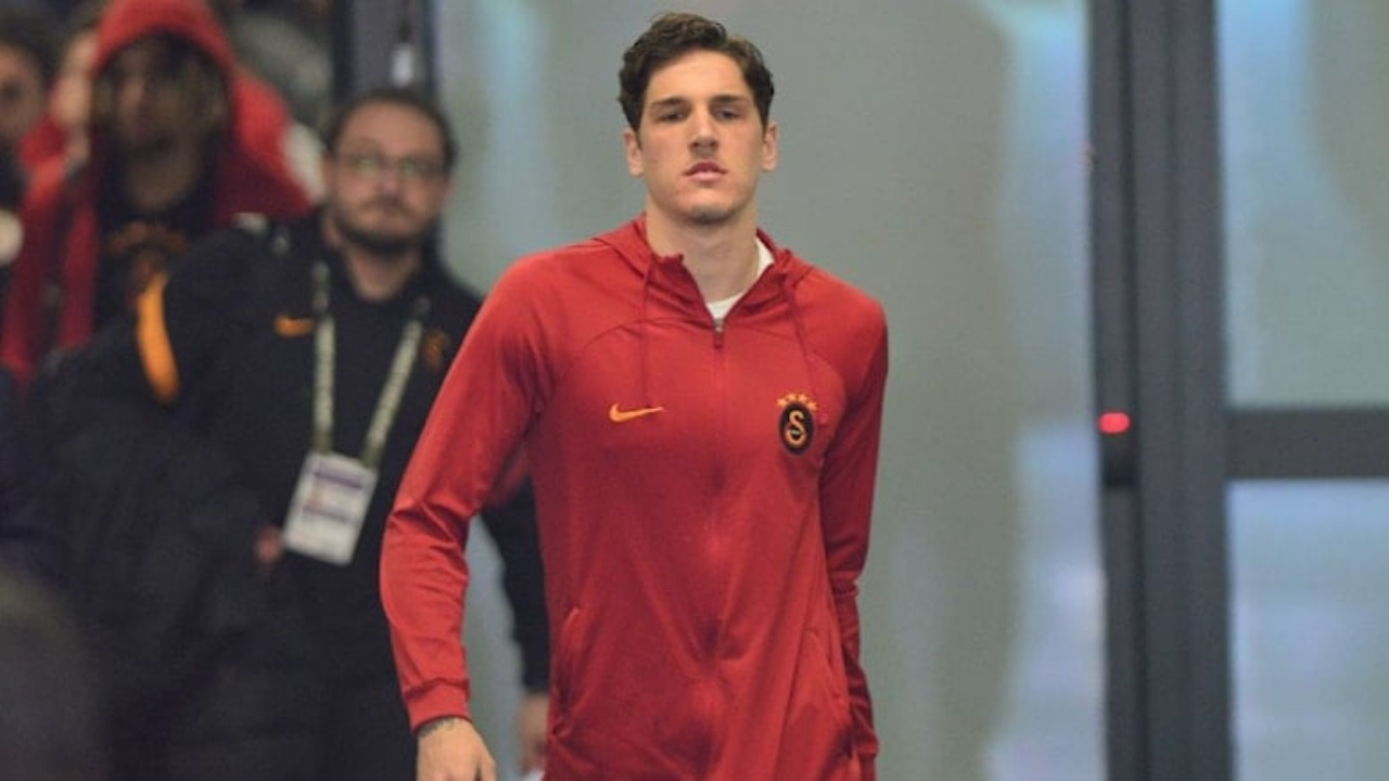 Galatasaray,  Nicolo Zaniolo için rekor bir transfer gerçekleştiriyor: İtalyan oyuncu Aston Villa'ya 35 milyon Euro karşılığında transfer ediliyor.